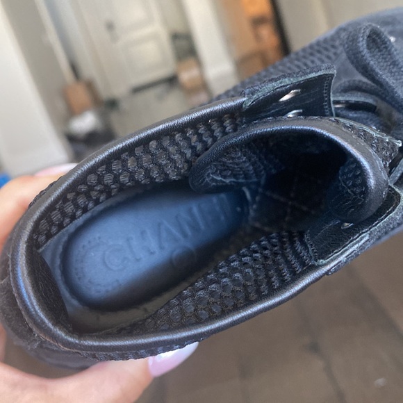 100% authentic Chanel high top sneaker - Picture 5 of 7